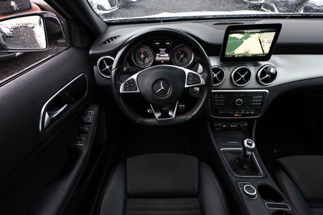Mercedes-Benz GLA AMG Line 200 d NightP Pano Nav ParkAs Temp 