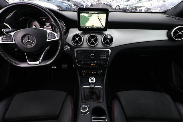 Mercedes-Benz GLA AMG Line 200 d NightP Pano Nav ParkAs Temp 