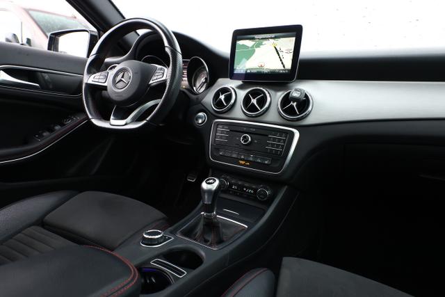 Mercedes-Benz GLA AMG Line 200 d NightP Pano Nav ParkAs Temp 