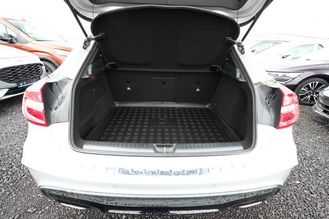 Mercedes-Benz GLA AMG Line 200 d NightP Pano Nav ParkAs Temp 