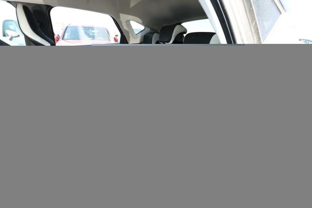 Renault Captur Zen II TCe 140 MHEV EDC LED Nav PDC Kam 17Z 