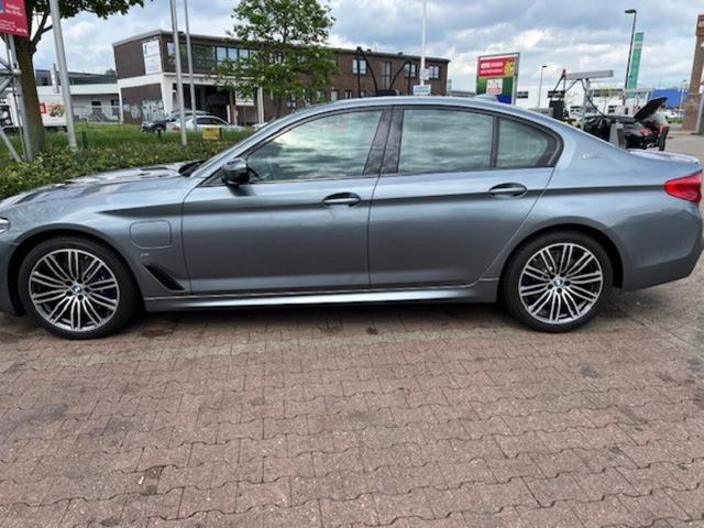 BMW 5er M Sport 530e Steptronic LED Nav LM19Z ParkAs PDC 