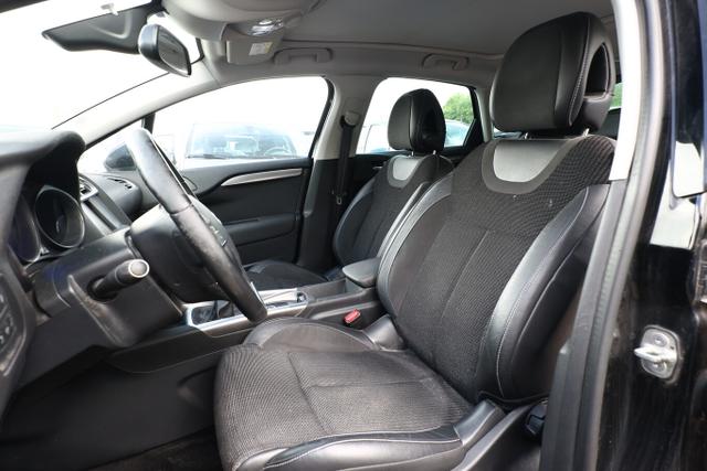 Citroën C4 Shine 1.6 BHDi 120 Nav Pano PDC Temp KeyL 17Z 