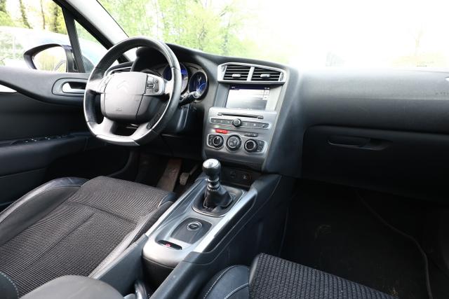 Citroën C4 Shine 1.6 BHDi 120 Nav Pano PDC Temp KeyL 17Z 
