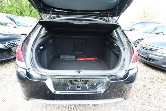 Citroën C4 Shine 1.6 BHDi 120 Nav Pano PDC Temp KeyL 17Z 