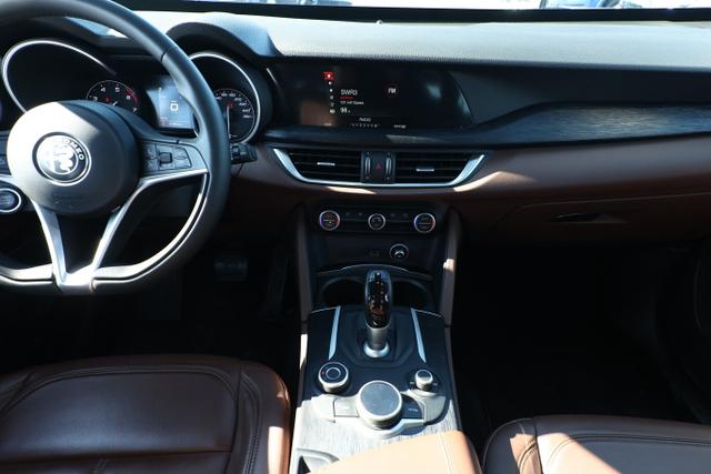 Alfa Romeo Stelvio Super 2.0 Turbo 280 Q4 Leder EHK 19Z PDC LaneA 