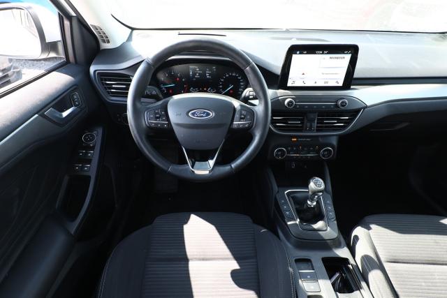 Ford Focus Turnier Titanium 1.5 EB Pano DesignP LED B&O ParkA 