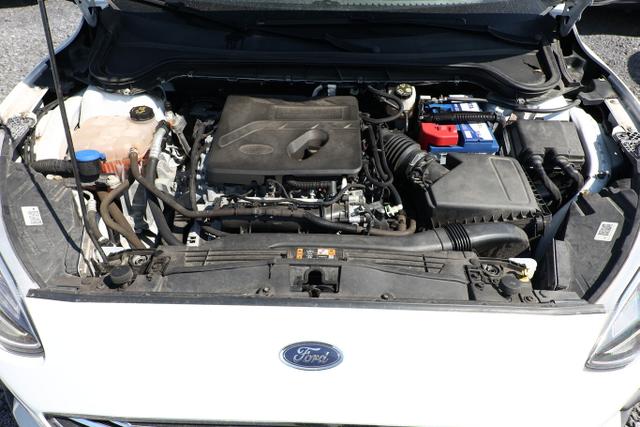 Ford Focus Turnier Titanium 1.5 EB Pano DesignP LED B&O ParkA 