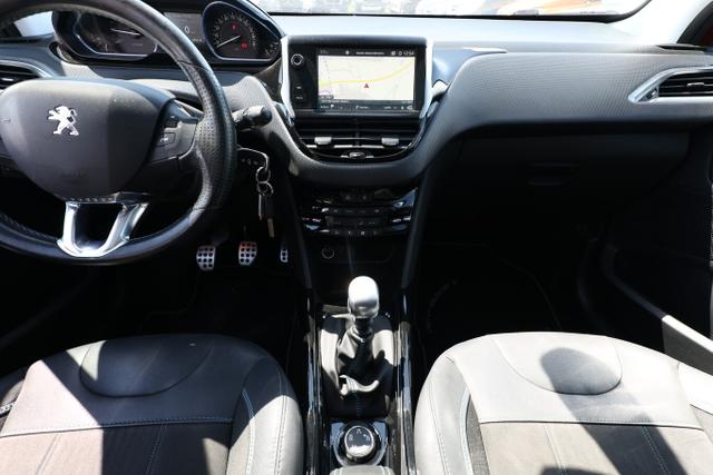 Peugeot 2008 Crossway 1.2 PT 130 Nav. PDC SHZ 