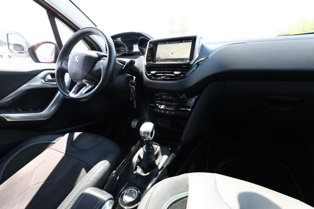 Peugeot 2008 Crossway 1.2 PT 130 Nav. PDC SHZ 