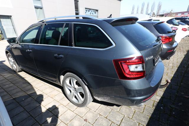 Skoda Octavia Combi RS 2.0 TSI 230 DSG Pano StandH AHK 