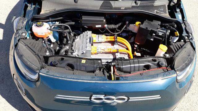 Fiat 500e 3+1 42 kWh 118 SchukoM2 CarPlay Klima Keyl Temp 