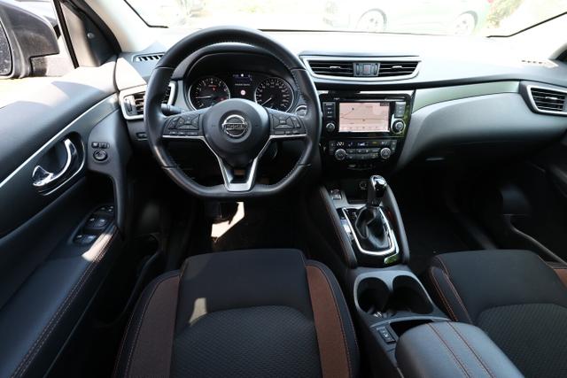 Nissan Qashqai N-MOTION 1.3 DIG-T 160 DCT PanoD LED Nav 