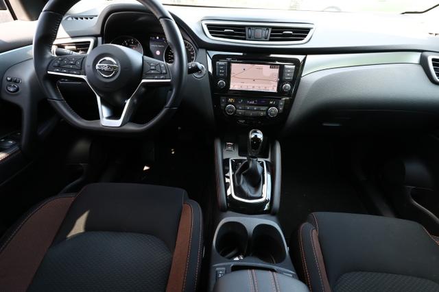 Nissan Qashqai N-MOTION 1.3 DIG-T 160 DCT PanoD LED Nav 