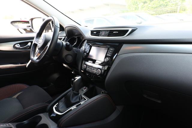 Nissan Qashqai N-MOTION 1.3 DIG-T 160 DCT PanoD LED Nav 