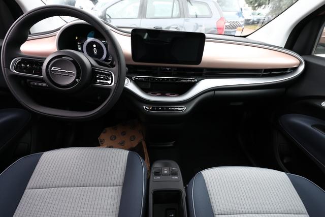 Fiat 500e 3+1 42kWh 118 Icon Nav Klima Temp DigCo 16Z BT 
