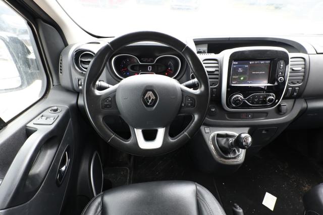 Renault Trafic Grand SpaceClass dCi 145 L2 7S Nav PDC 