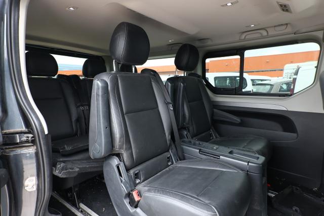 Renault Trafic Grand SpaceClass dCi 145 L2 7S Nav PDC 