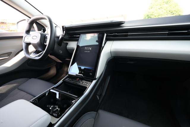 Ford Explorer 77KWh Ext Range WärmeP Massage SHZ 19" 