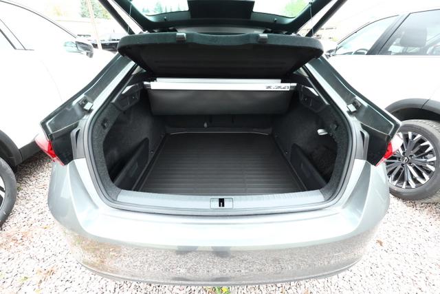 Skoda Octavia Lim eTSI150 DSG Selec Matrix Key Nav ACC 