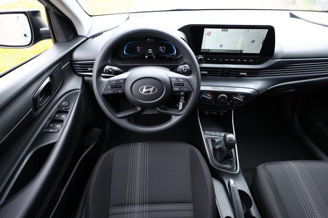 Hyundai i20 Select 1.2 MPI 79 Nav Kam PDC SmartL Klima 