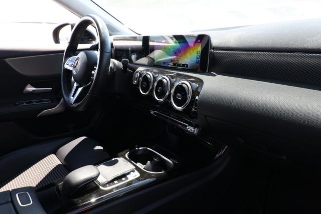 Mercedes-Benz A-Klasse Progressive A 200 DCT DisplayP ParkAs LED SHZ 