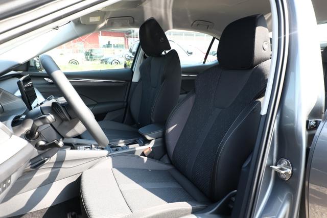Skoda Octavia PHEV 204 DSG SideA ACC Kam SHZ Kessy 18Z 