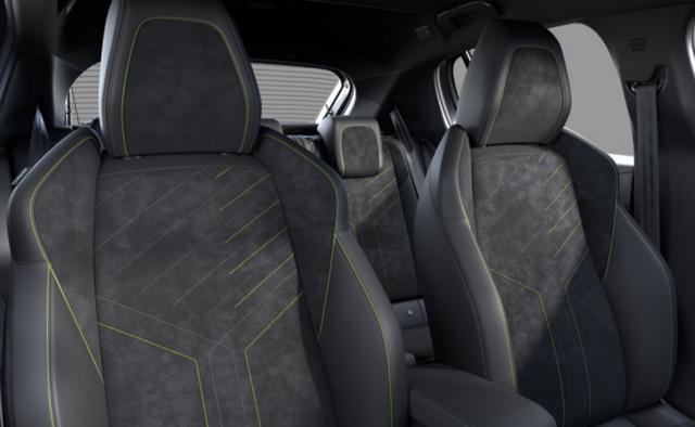 208 GT MHEV 136 Alcantara Pano Nav ACC SHZ 360° 