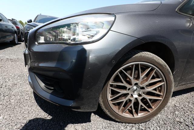 BMW 2er Active Tourer Advantage 220i Steptronic Pano Nav 