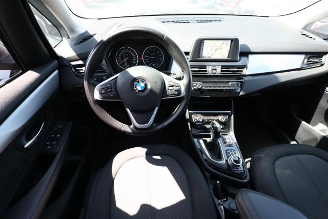 BMW 2er Active Tourer Advantage 220i Steptronic Pano Nav 