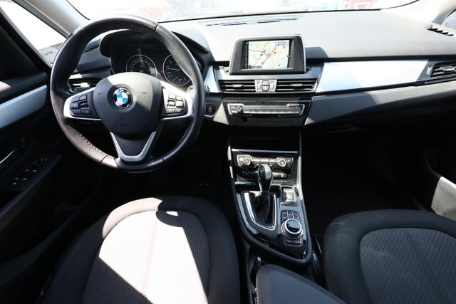 BMW 2er Active Tourer Advantage 220i Steptronic Pano Nav 