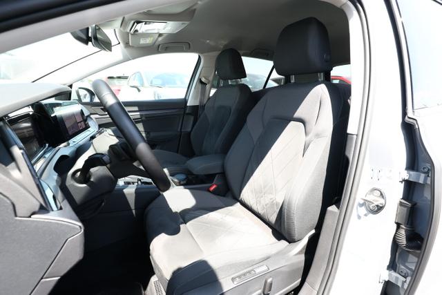 Volkswagen Golf Style VIII 1.5 eTSI 150 DSG LED Nav PDC SHZ 
