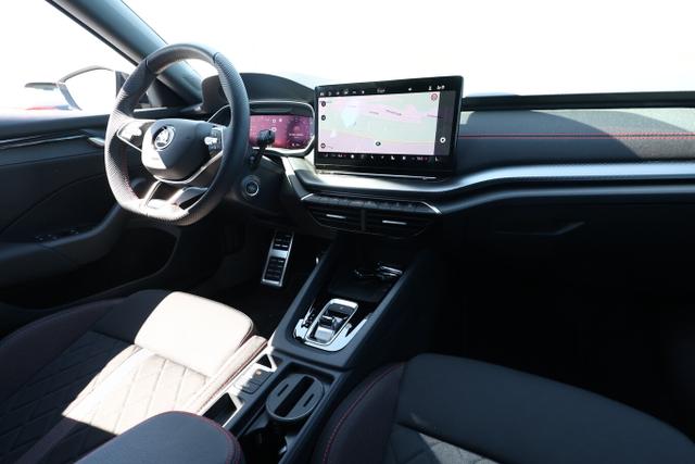 Skoda Octavia Combi RS TSI 265 DSG Matrix Nav ACC vEHK 