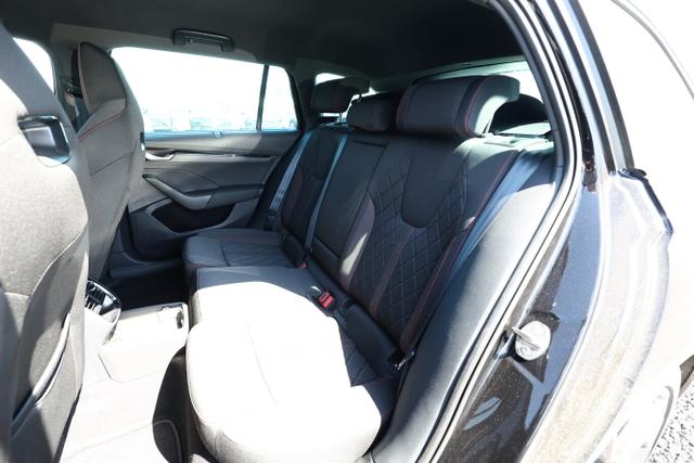Skoda Octavia Combi RS TSI 265 DSG Matrix Nav ACC vEHK 