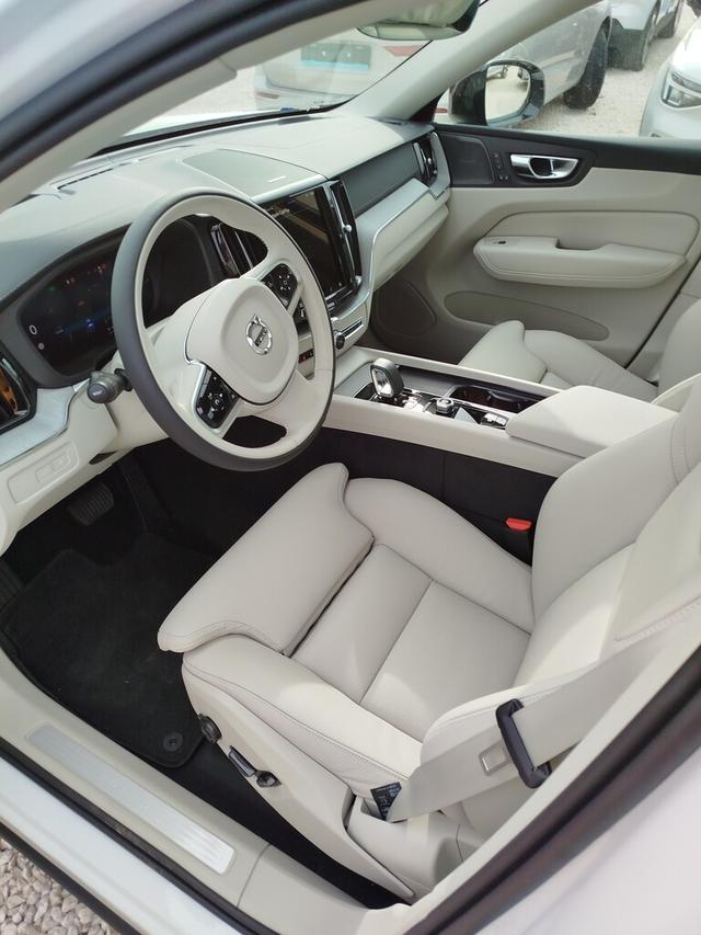 Volvo XC60 Ultra Dark T6 AWD 360Kam HUD Pano ACC H/K 