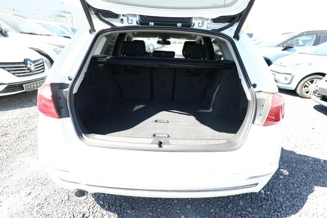 BMW 3er Touring Sport Line 318d LED Nav SHZ PDC KeyL 