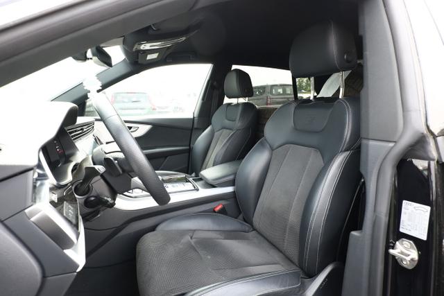 Audi Q8 55 TFSI quattro tiptr. S line Sport 21Z Matri 