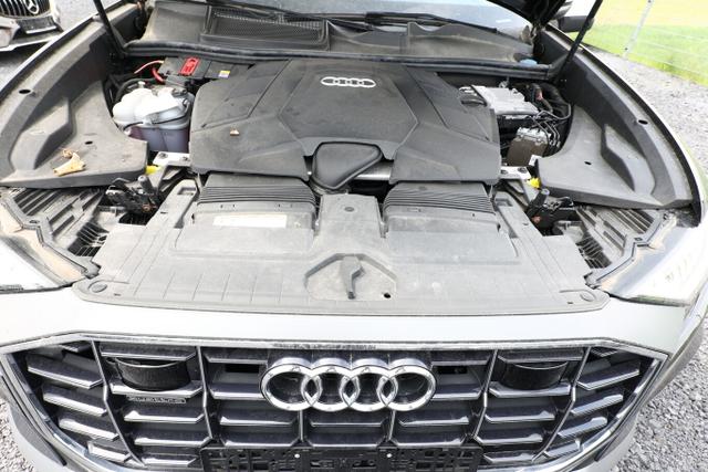 Audi Q8 55 TFSI quattro tiptr. S line Sport 21Z Matri 