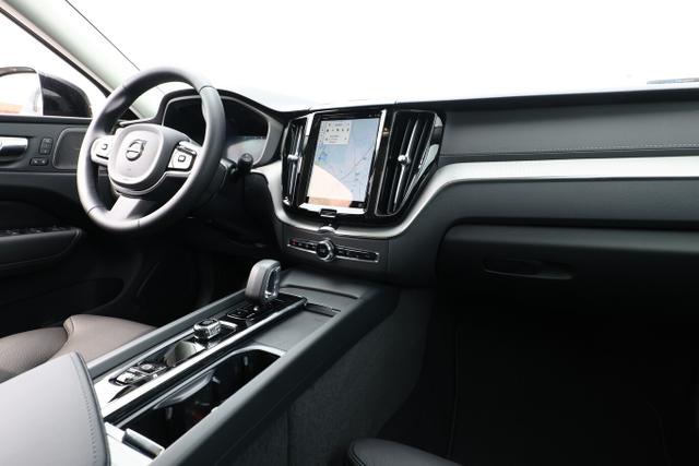 Volvo XC60 Ultra Dark T6 AWD 360Kam HUD Pano ACC H/K 