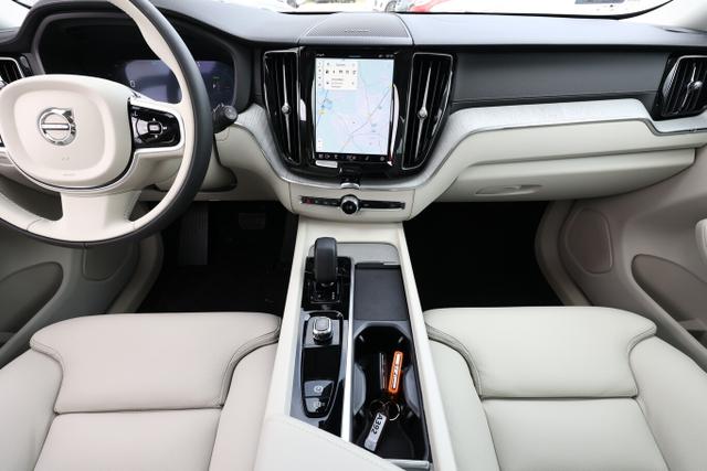 Volvo XC60 Ultra Dark T6 AWD 360Kam HUD Pano ACC H/K 
