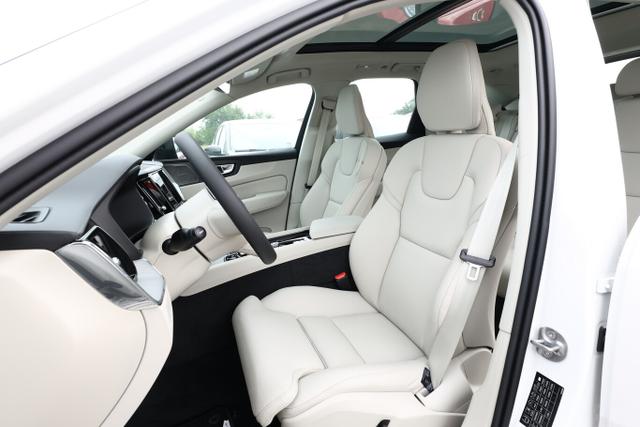 XC60 Ultra Dark T6 AWD 360Kam HUD Pano ACC H/K 