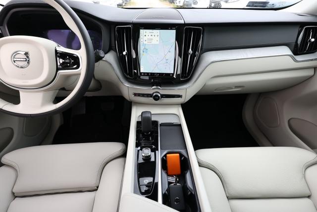 XC60 Ultra Dark T6 AWD 360Kam HUD Pano ACC H/K 
