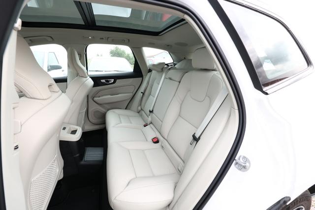 XC60 Ultra Dark T6 AWD 360Kam HUD Pano ACC H/K 