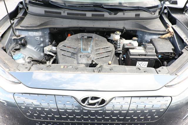Hyundai KONA Elektro Trend 64kWh ACC PDC Kam CarPlay 