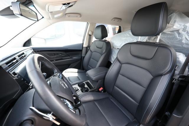 Ssangyong Korando E-Motion Titanium 190 Leder LED ACC PDC 