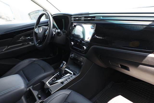 Ssangyong Korando E-Motion Titanium 190 Leder LED ACC PDC 
