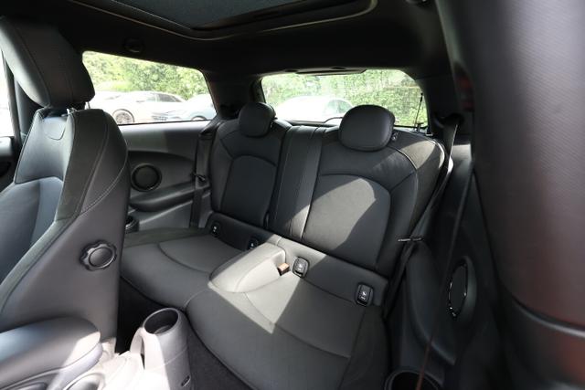 MINI Cooper S 192 JCW Nav Pano LED PDC Leder SHZ DCC 