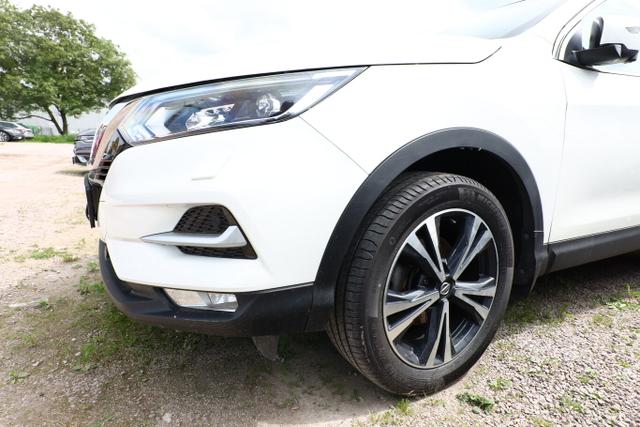 Nissan Qashqai N-CONNECTA 1.3 DIG-T 160 DCT LED Nav ACC 
