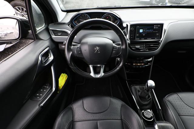 Peugeot 2008 Allure 1.2 PT 130 Pano ParkAs Kam Nav SHZ 