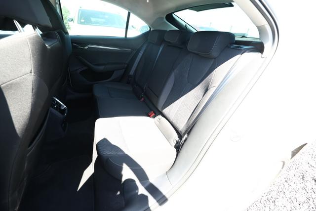 Skoda Octavia STYLE 1.0 eTSI 110 DSG MatrixLED Nav Kam 